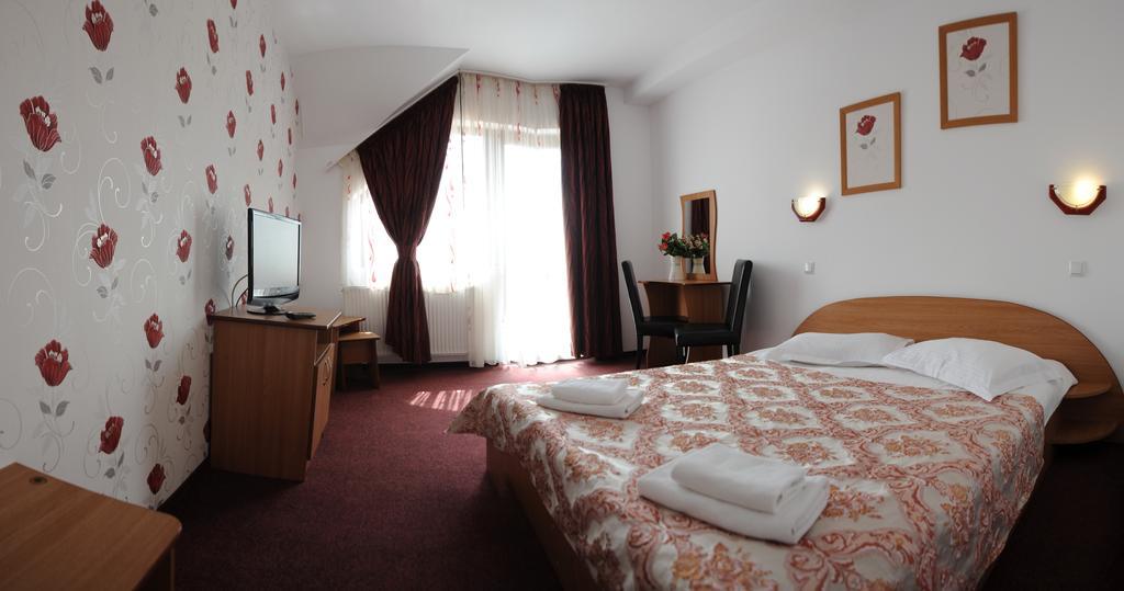 Pensiunea Moldova Piatra Neamţ Extérieur photo