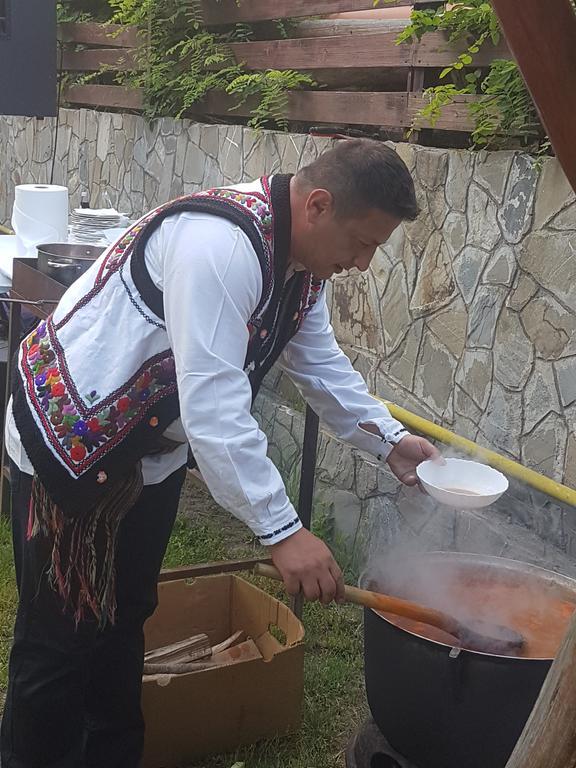Pensiunea Moldova Piatra Neamţ Extérieur photo