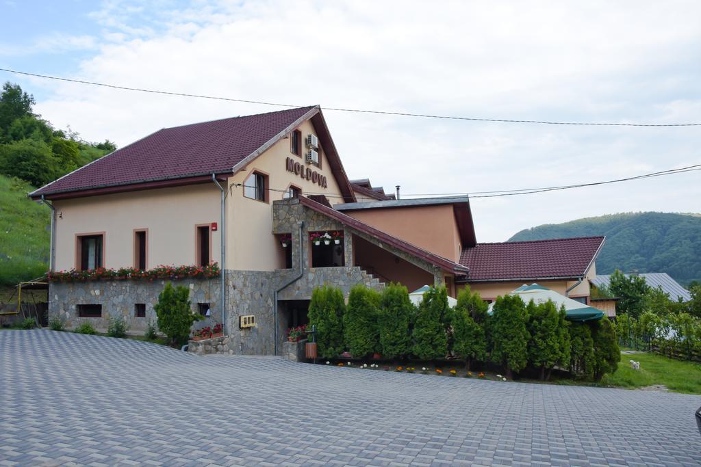 Pensiunea Moldova Piatra Neamţ Extérieur photo